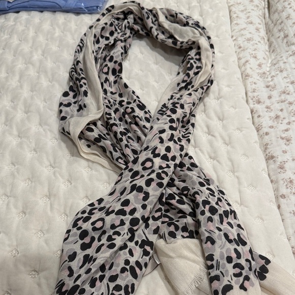 LOFT Leopard Print Scarf - Black and Cream - Picture 1 of 3